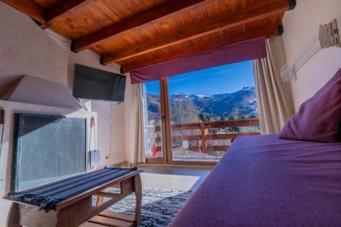 Communal lounge/ TV room, Natural landscape, TV and multimedia, View (from property/room), Balcony/Terrace, Photo of the whole room, Mountain view