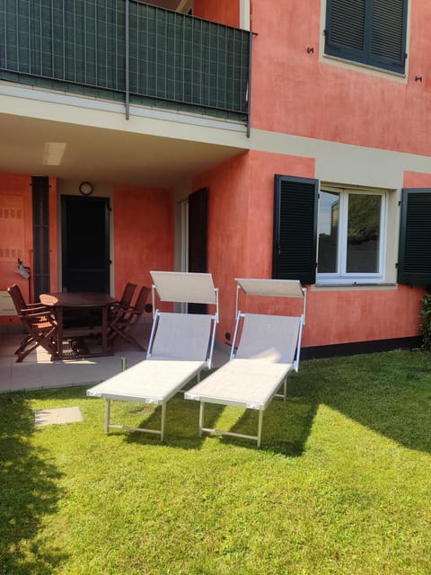Camoscio Apartment with private garden Apartment in Baveno