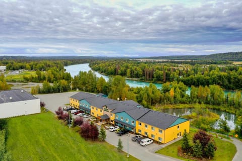Property building, Bird's eye view, River view, Parking