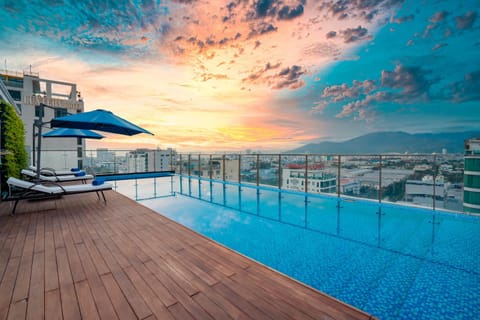 City view, Swimming pool, Time of day