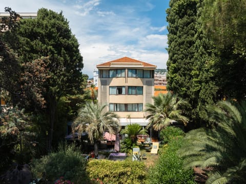 Patio, Facade/entrance, Garden