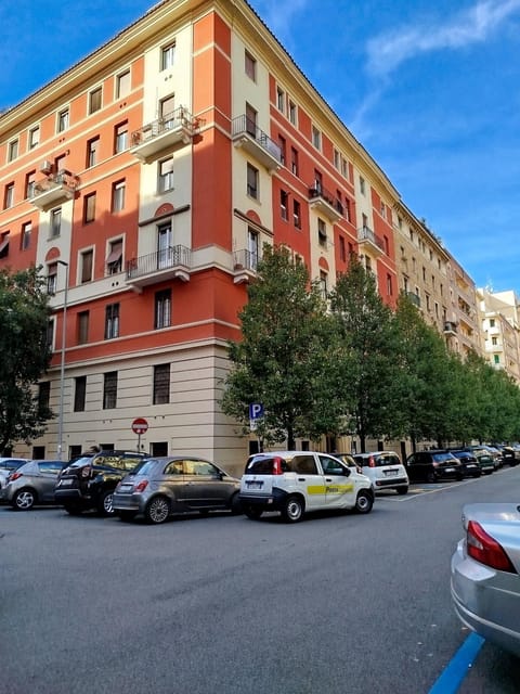 Property building, Neighbourhood