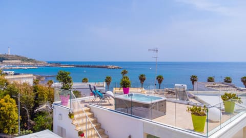 Property building, Balcony/Terrace, Sea view