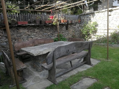 Patio, BBQ facilities, Garden