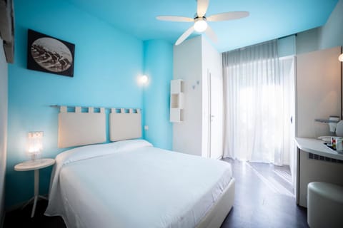 Bed, Photo of the whole room, Bedroom, air conditioner
