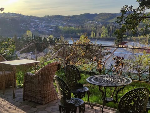 Garden, City view, Mountain view, River view, Inner courtyard view