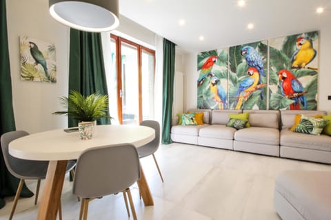 Parrots & Palms Apartment in Bordighera