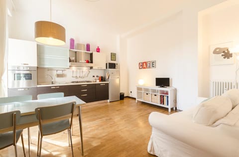 Kitchen or kitchenette, Living room, Dining area