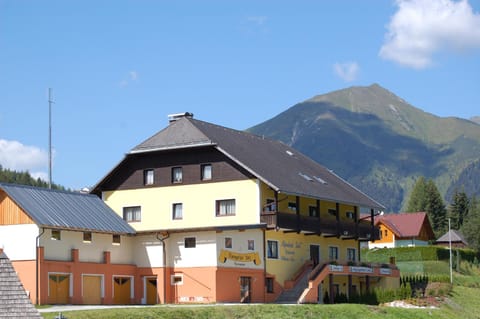 Mountain view, Area and facilities