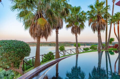 Lake view, Swimming pool