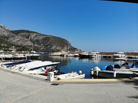 Mountain view, Sea view