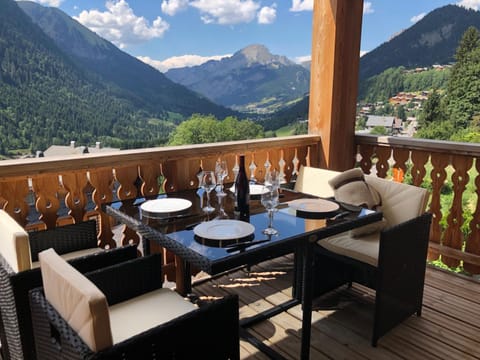 View (from property/room), Balcony/Terrace, Mountain view
