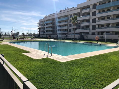 Swimming pool, Swimming pool