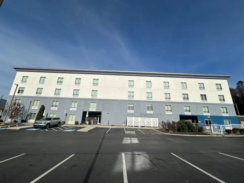 Holiday Inn Express & Suites Caryville by IHG Hotel in Caryville
