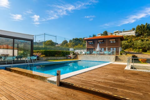 Swimming pool, sunbed