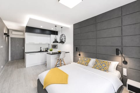 Bed, Kitchen or kitchenette