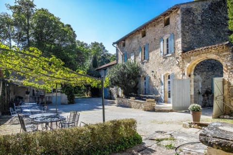 Stunning farmhouse with heated private pool in Provence House in Pernes-les-Fontaines