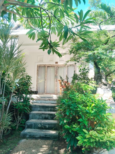 Sama Sama Amed Campground/
RV Resort in Abang