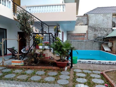 Swimming pool, Swimming pool