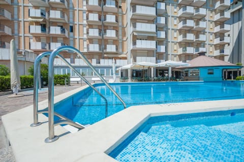 Property building, Restaurant/places to eat, Swimming pool, Breakfast