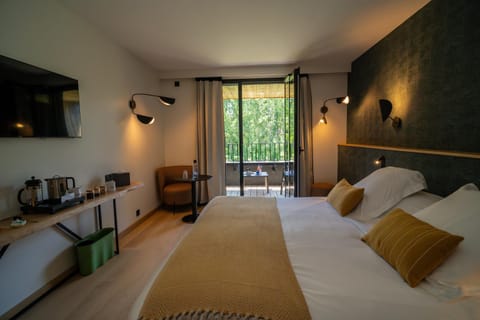 Bed, Balcony/Terrace, Bedroom, Garden view