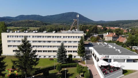 Neighbourhood, Bird's eye view, Mountain view