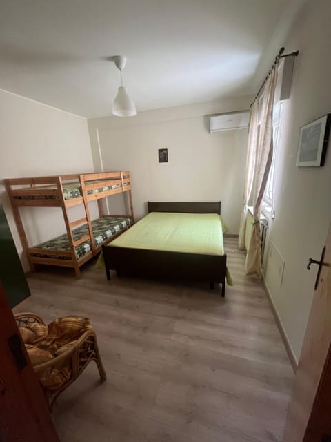 Bed, Photo of the whole room, Bedroom, bunk bed