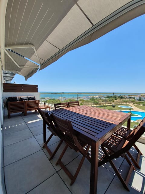 Balcony/Terrace, Pool view, Sea view