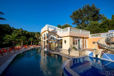 Swimming pool, children, children, sunbed