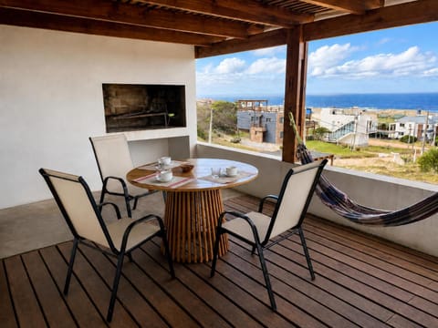Natural landscape, Balcony/Terrace, Sea view