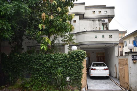 Property building, Facade/entrance