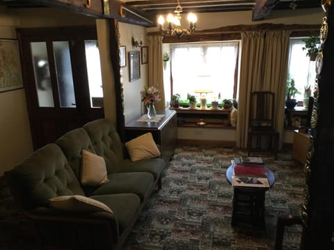 Li’le Hullets, 3 Seed Howe Cottages Bed and Breakfast in England