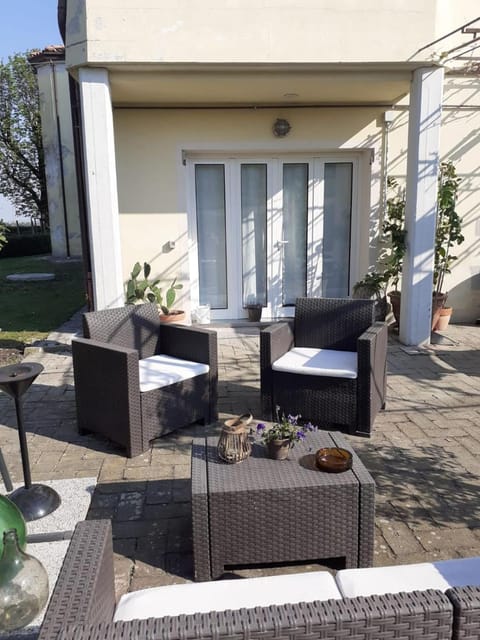 Patio, Facade/entrance, View (from property/room)