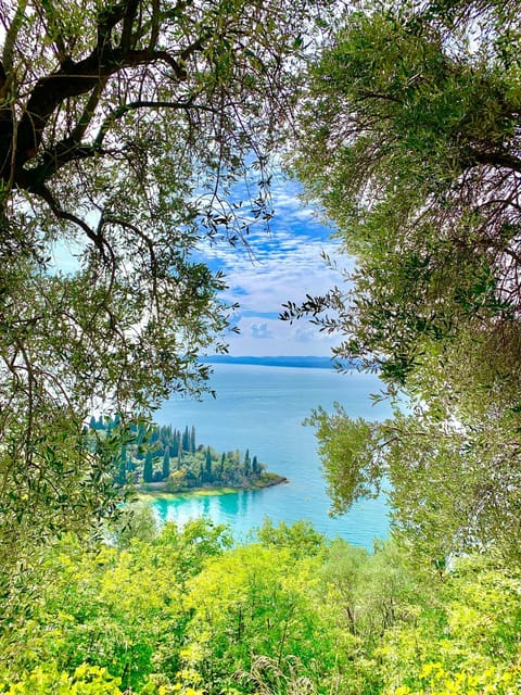 Nearby landmark, Natural landscape, Lake view