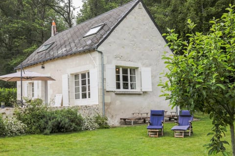 Property building, Facade/entrance, BBQ facilities, Garden, Garden, Balcony/Terrace, Pets, Garden view, Lake view, Family