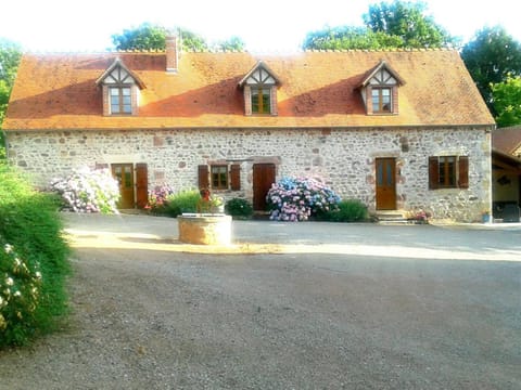 Maison de ferme restaurée avec animaux admis, proche du Cher - FR-1-489-270 House in Centre-Val de Loire