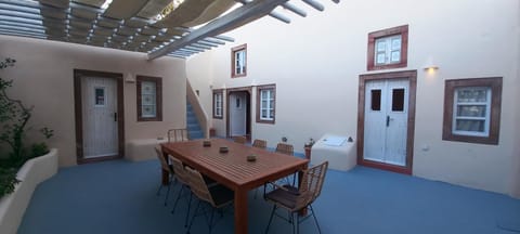 Breakfast, Inner courtyard view