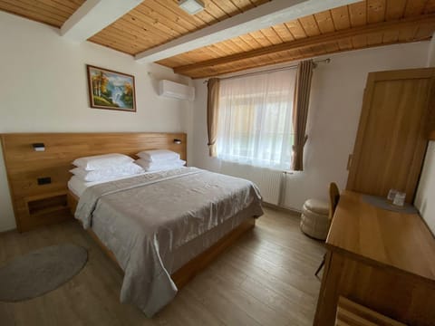 Rada Guest House Bed and Breakfast in Jezerce