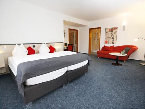 Seating area, Bedroom
