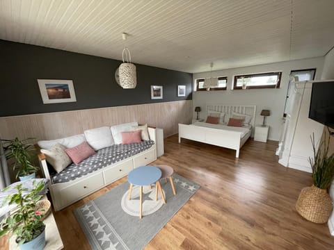 Living room, Bedroom