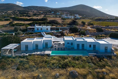 Property building, BBQ facilities, Hot Tub, Seating area, Sea view, Swimming pool