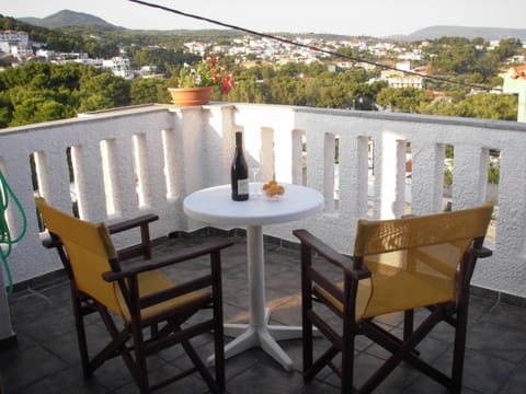 City view, Sea view