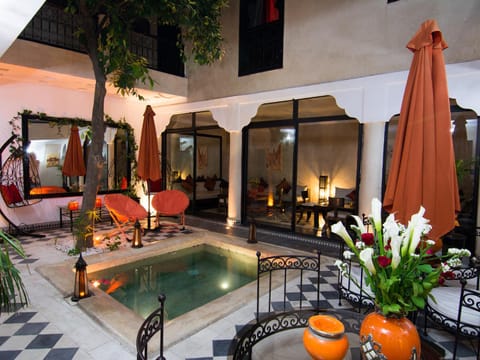 Patio, Swimming pool, Swimming pool