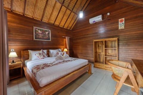 Bed, Photo of the whole room, Bedroom, wardrobe, air conditioner