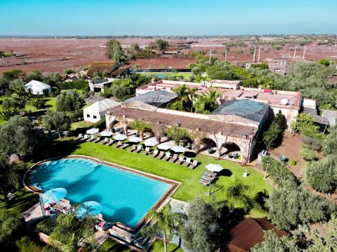 Property building, Restaurant/places to eat, Natural landscape, Bird's eye view, Garden, Pool view, Swimming pool, Breakfast