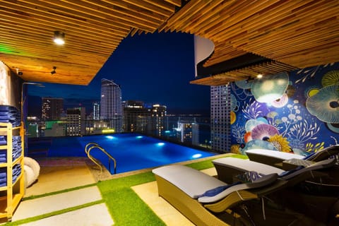 Night, Evening entertainment, Pool view, Swimming pool, sunbed