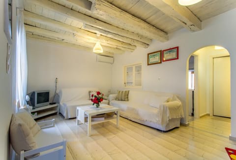 Central House House in Corfu, Greece