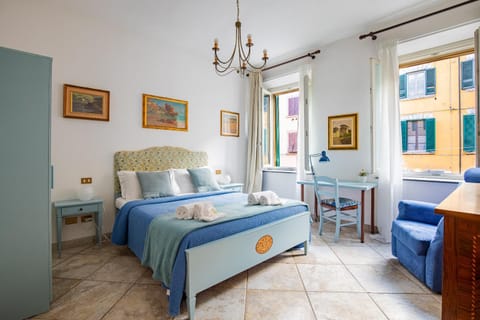 Seating area, Bedroom, City view, wardrobe, air conditioner