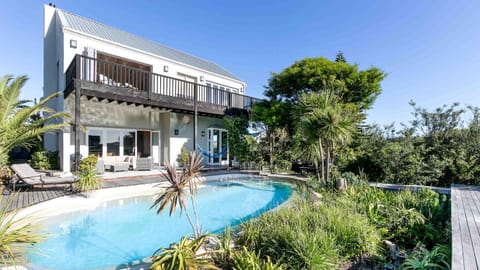Noordhoek Beach Villa - solar back up power Bed and Breakfast in Cape Town