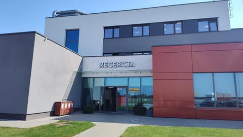 Property building, Day